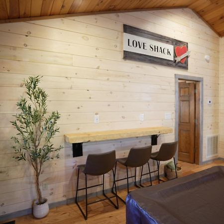 Love Shack Sevierville Exteriör bild